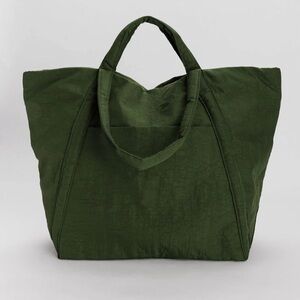 Baggu travel cloud bag in bay laurel